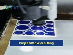 Corte a laser com filtro roxo