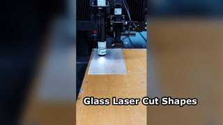 Corte a laser de vidro em relevo de 4 mm em formato irregular