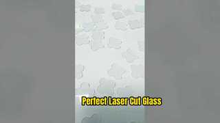 Formato de trevo de vidro ultra transparente de 2 mm cortado a laser